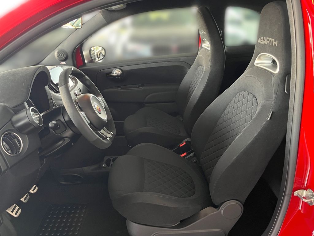 Abarth 695 2024