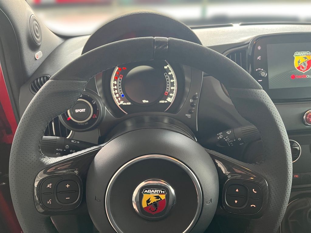 Abarth 695 2024