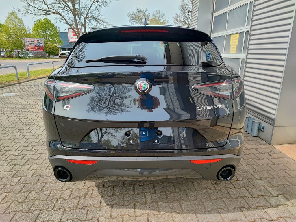 Alfa Romeo Stelvio 2023