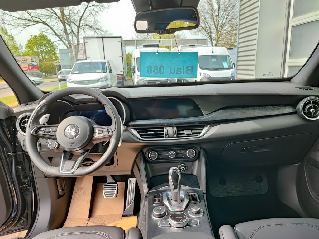 Alfa Romeo Stelvio 2023