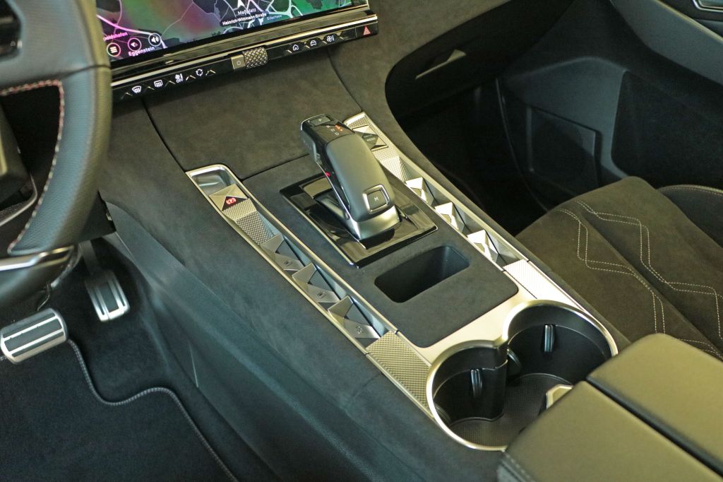 DS Automobiles DS7 (Crossback) 2023