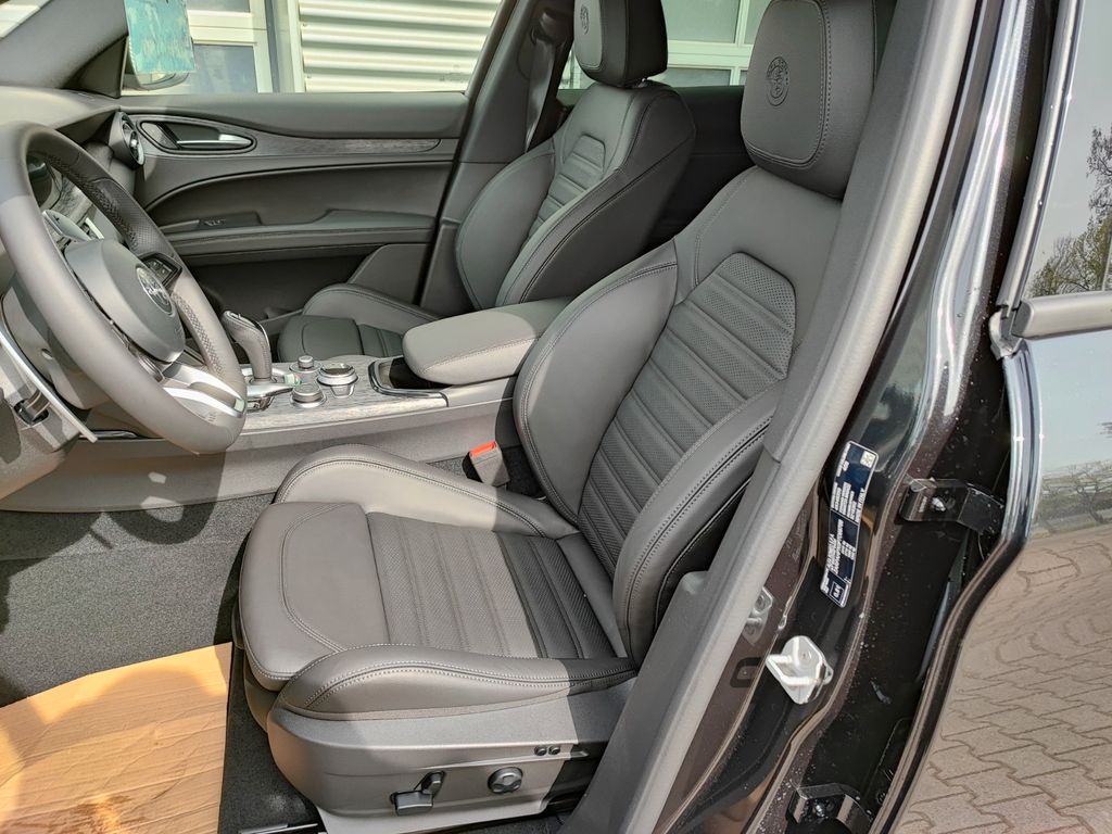 Alfa Romeo Stelvio 2023