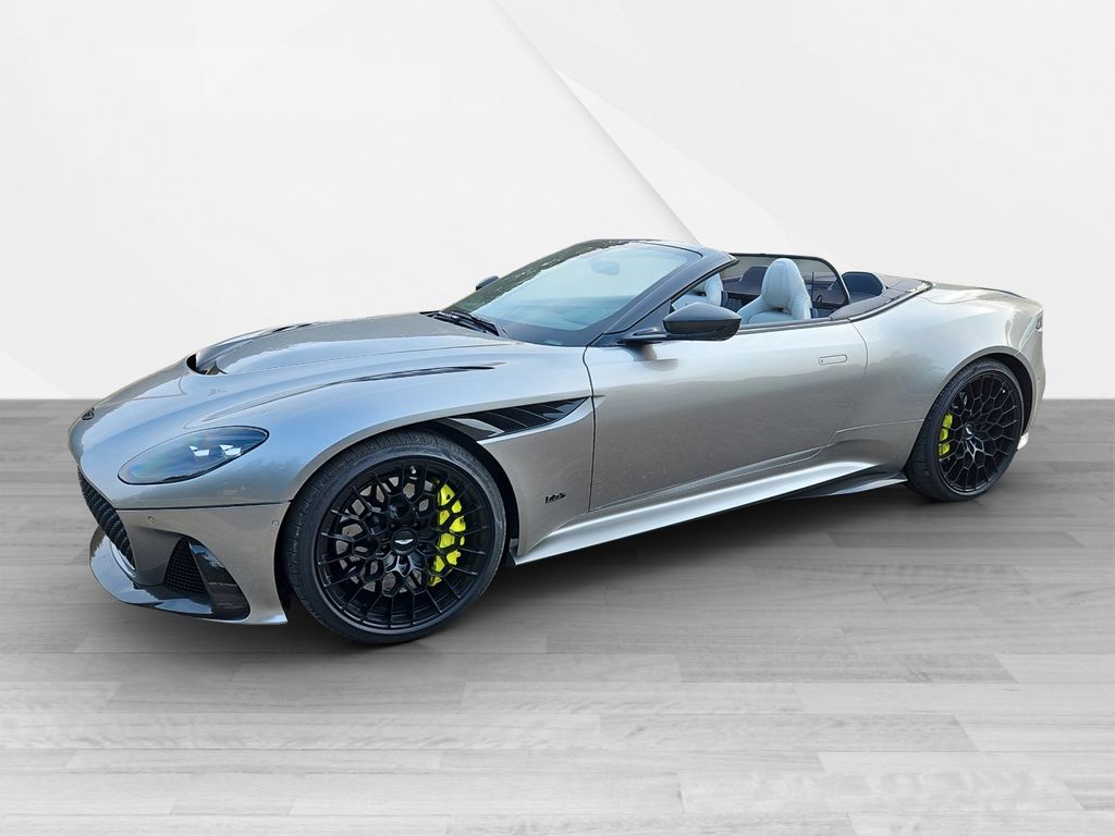 Aston Martin DBS 2024