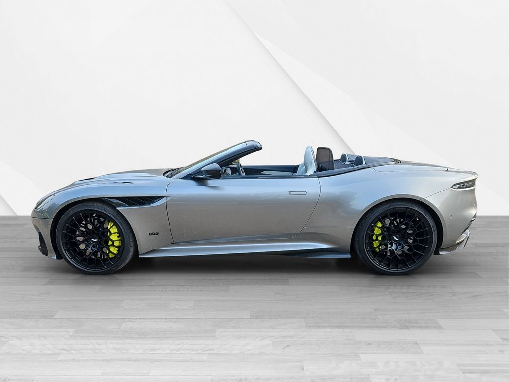 Aston Martin DBS 2024