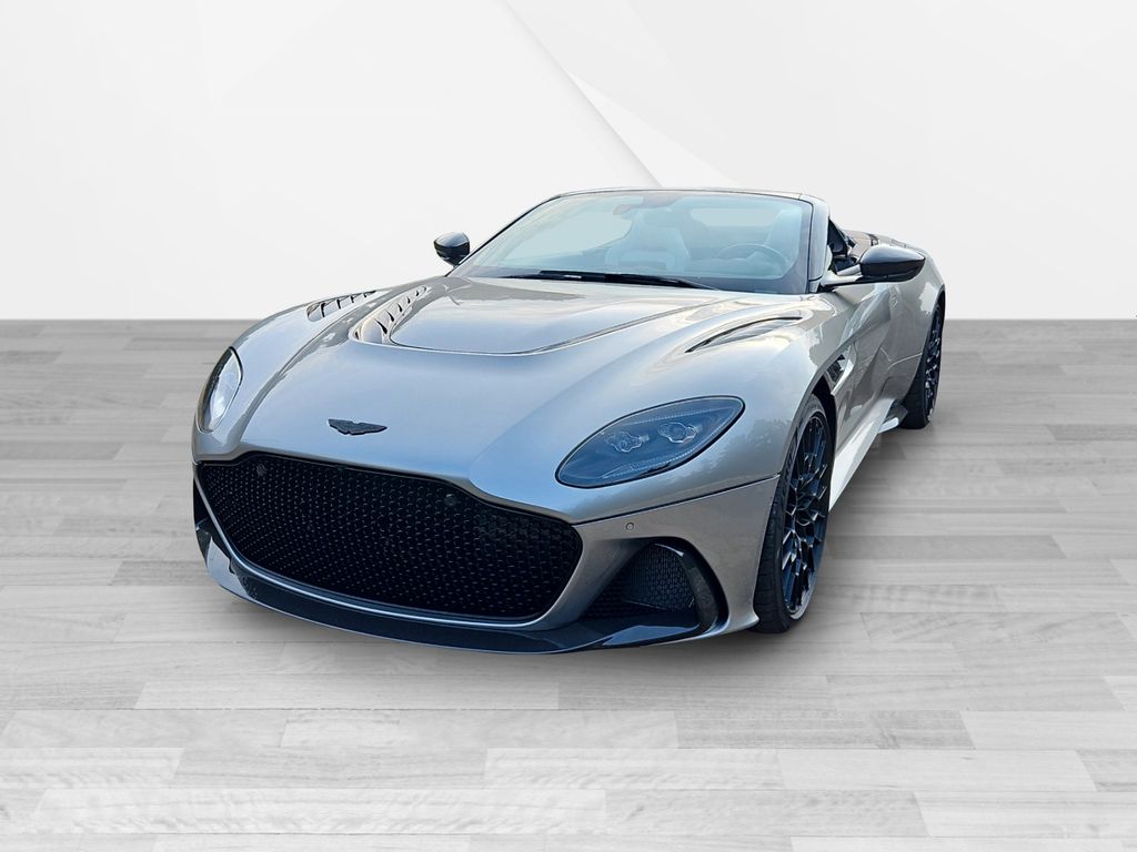 Aston Martin DBS 2024