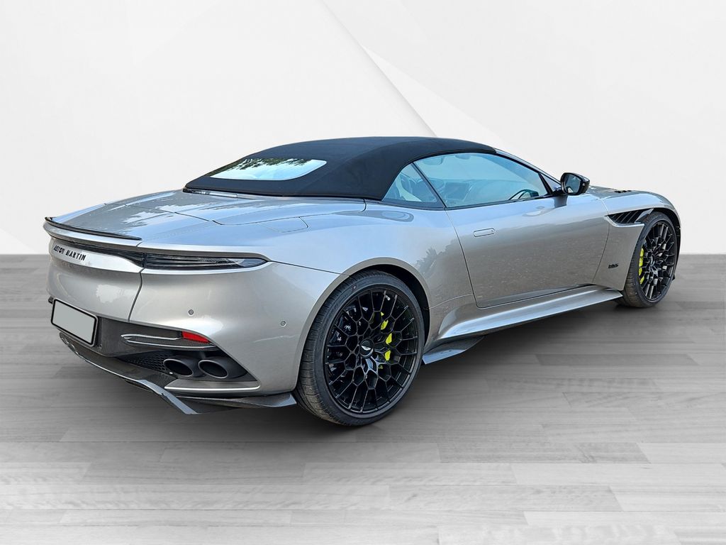 Aston Martin DBS 2024