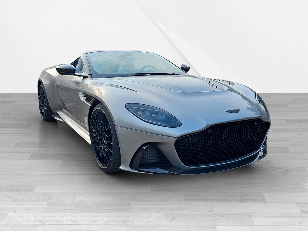 Aston Martin DBS 2024