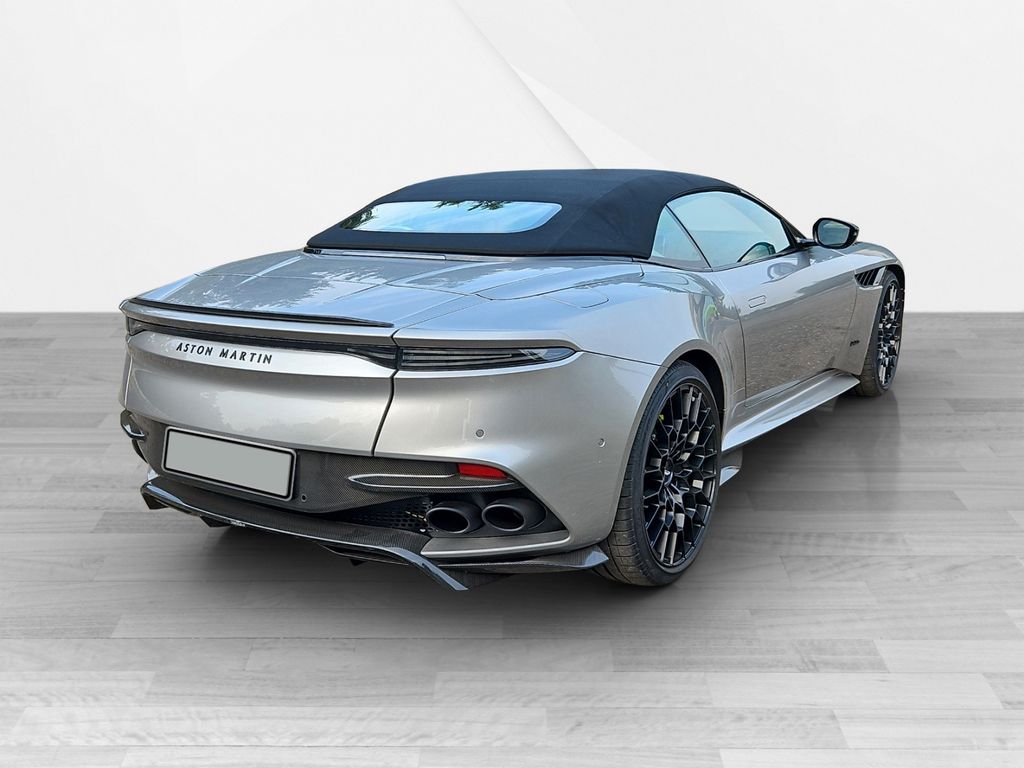Aston Martin DBS 2024