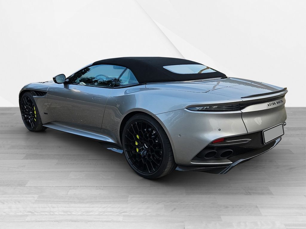 Aston Martin DBS 2024