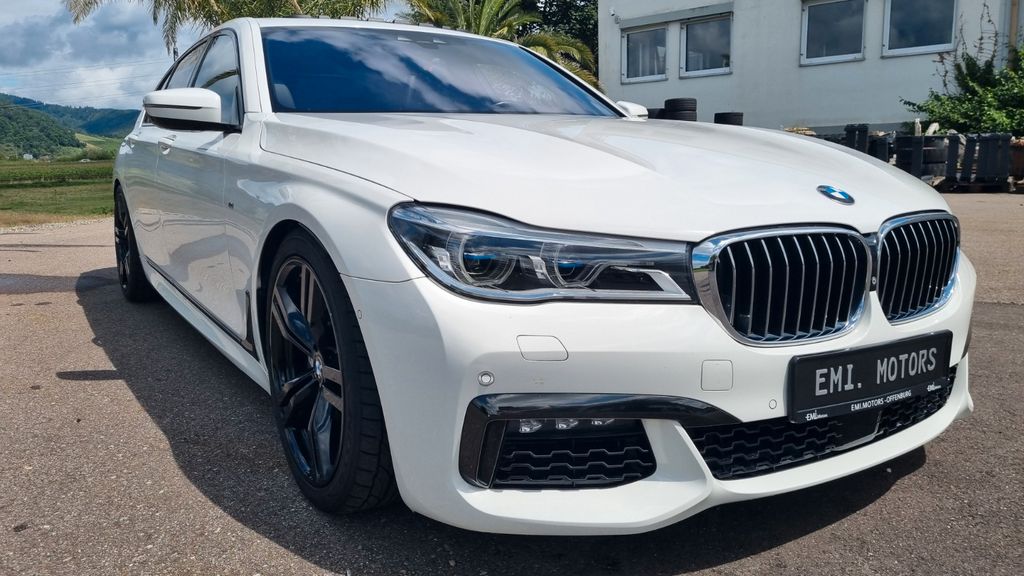 BMW 750 2017