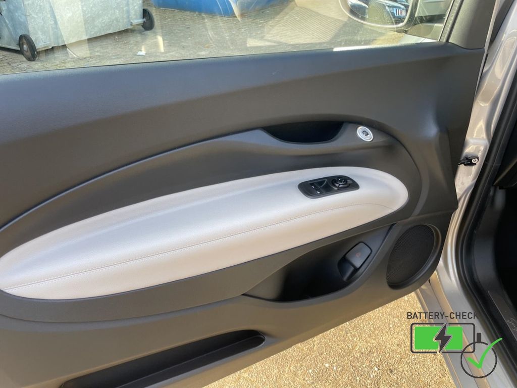 Fiat 500e 2025