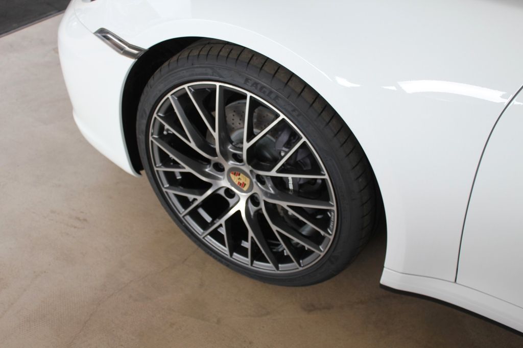 Porsche 992 2025