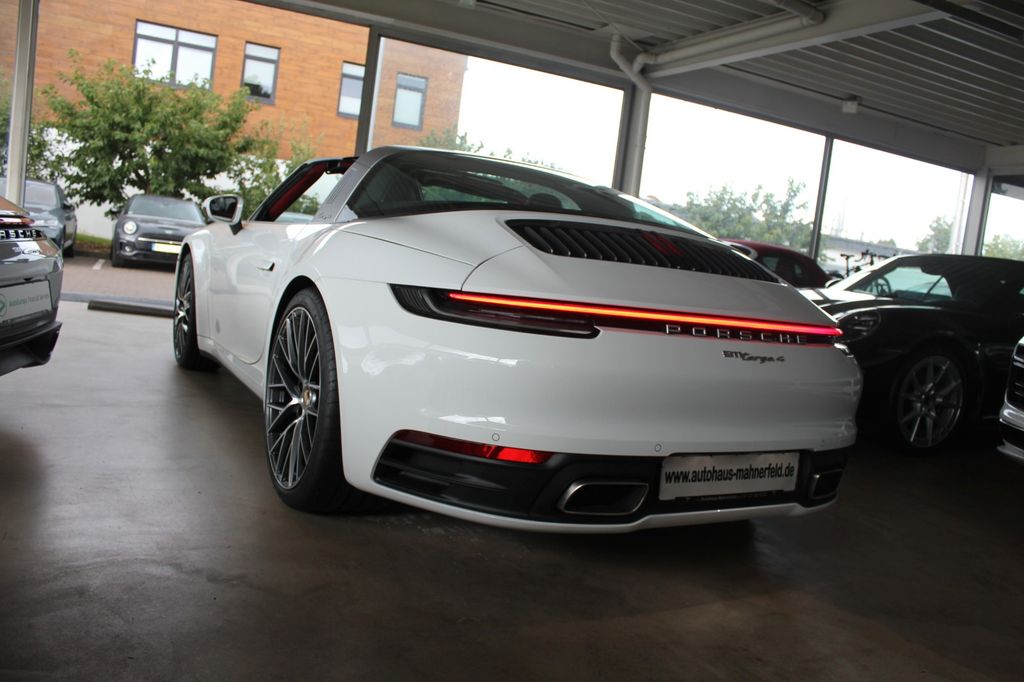 Porsche 992 2025