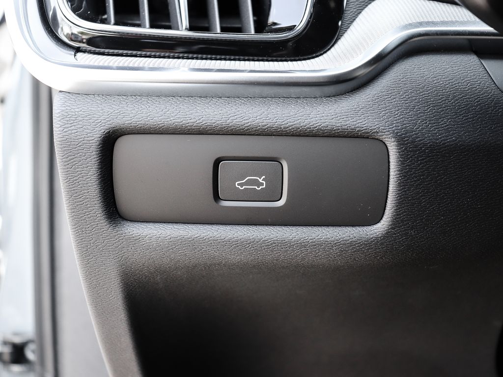 Volvo V60 Cross Country 2023