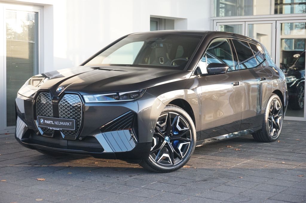 BMW iX 2025