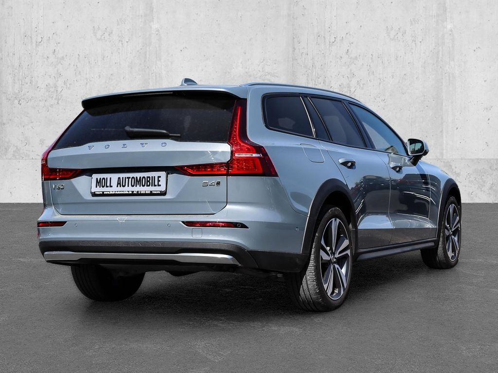 Volvo V60 Cross Country 2023