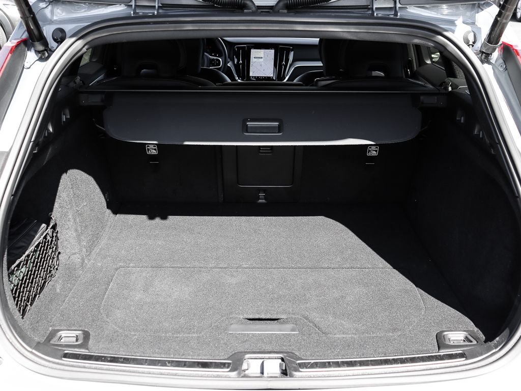 Volvo V60 Cross Country 2023