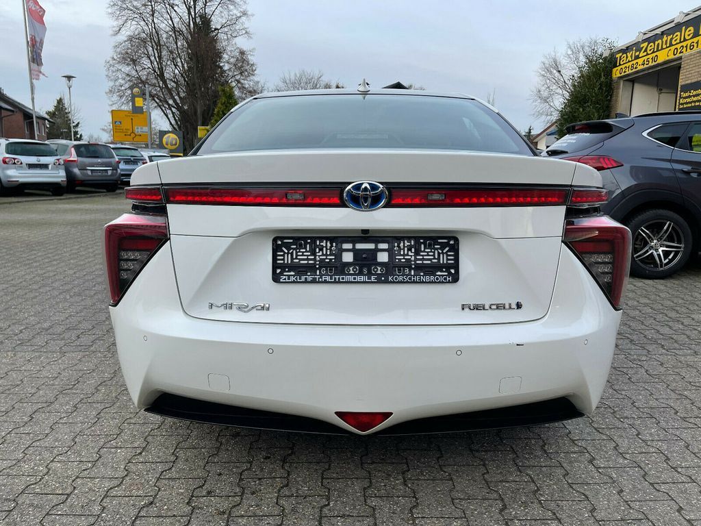 Toyota Mirai 2016