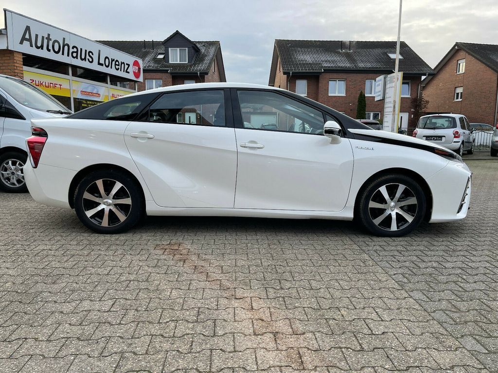 Toyota Mirai 2016