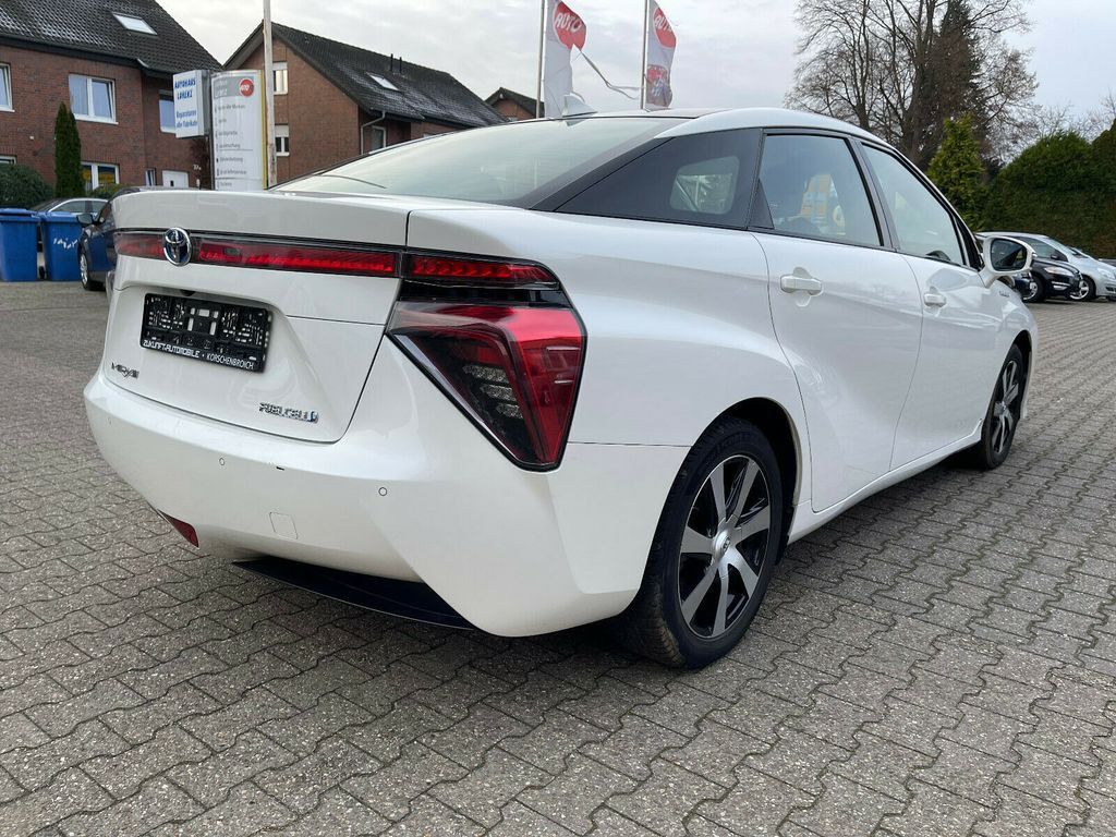 Toyota Mirai 2016