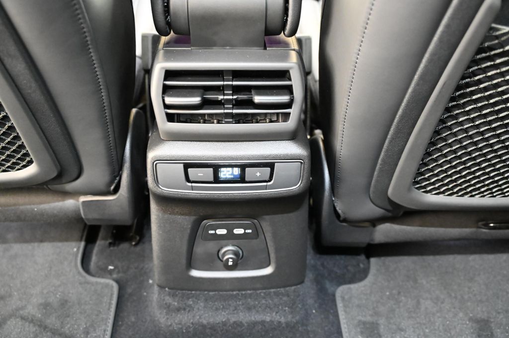 Audi Q4 e-tron 2025