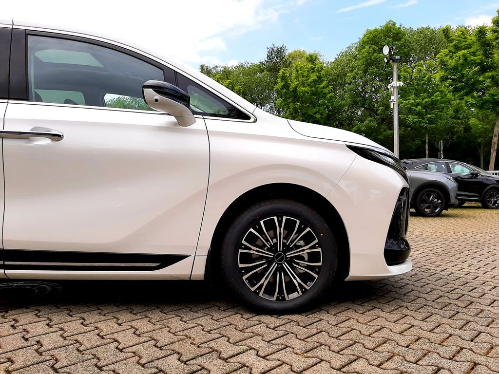 DFSK Forthing 9 2025