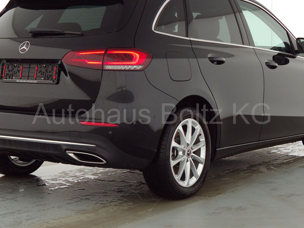 Mercedes-Benz B 250 2023