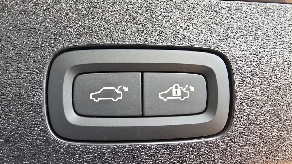 Volvo V60 Cross Country 2024