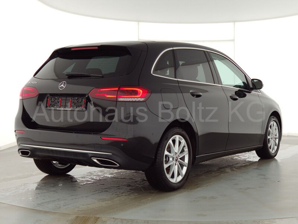 Mercedes-Benz B 250 2023