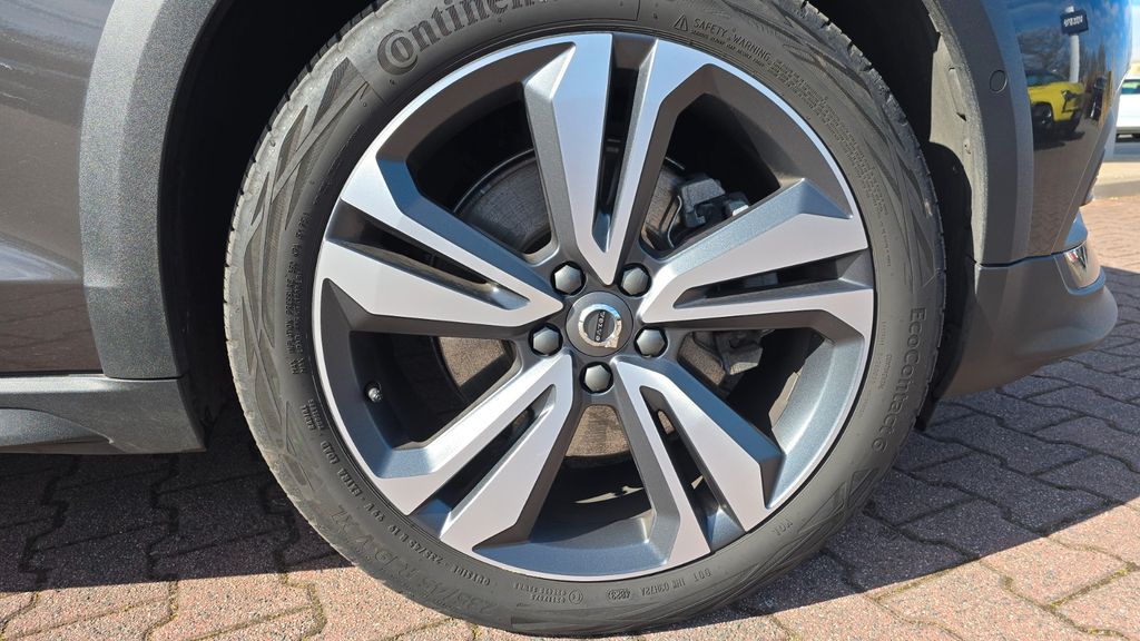 Volvo V60 Cross Country 2024