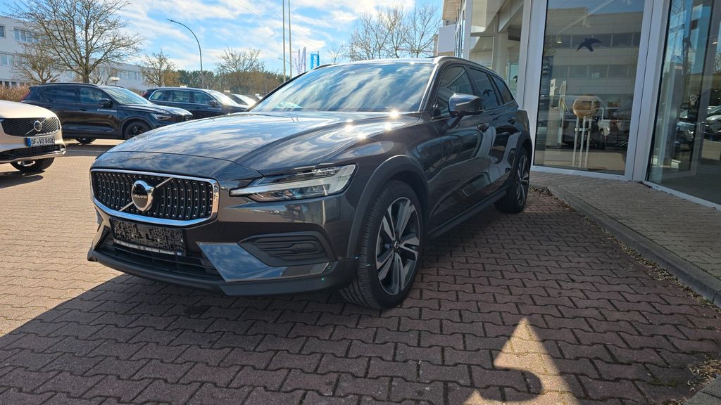 Volvo V60 Cross Country 2024