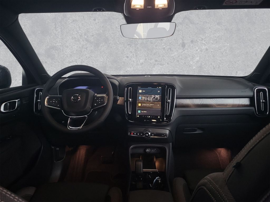 Volvo XC40 2025
