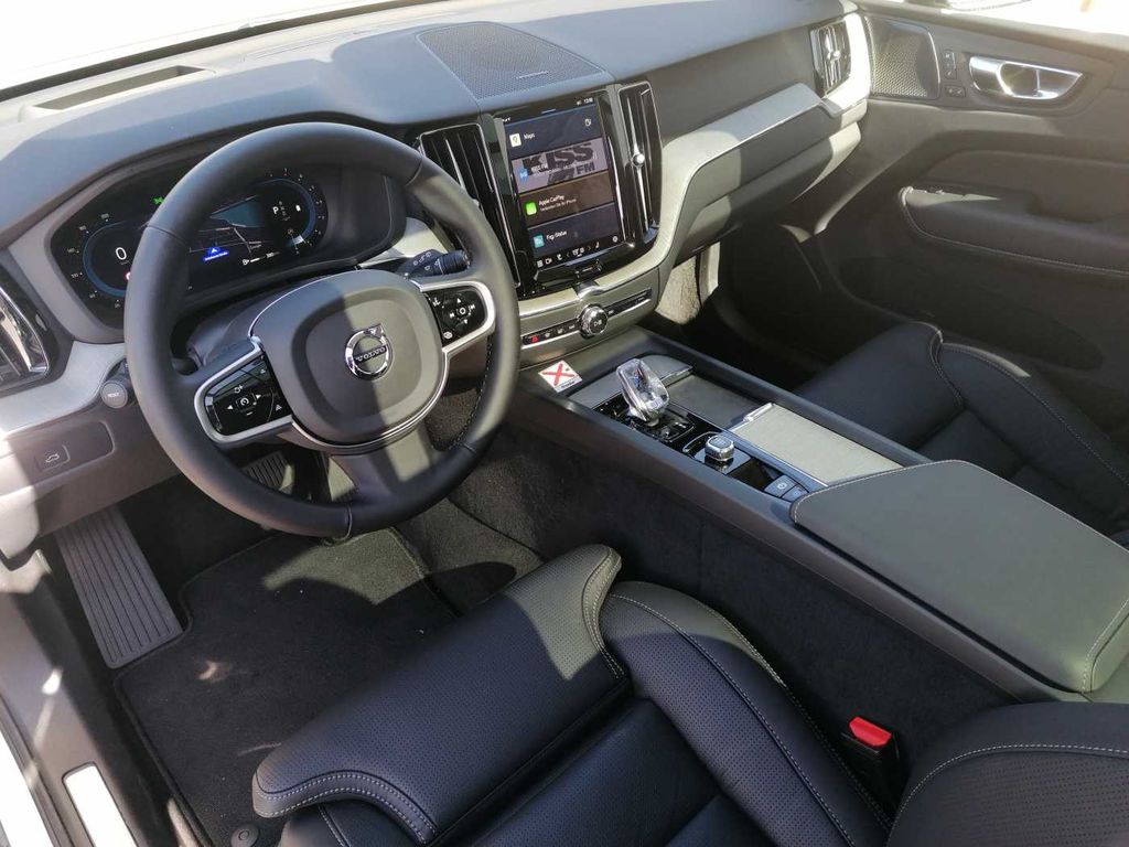 Volvo XC60 2025