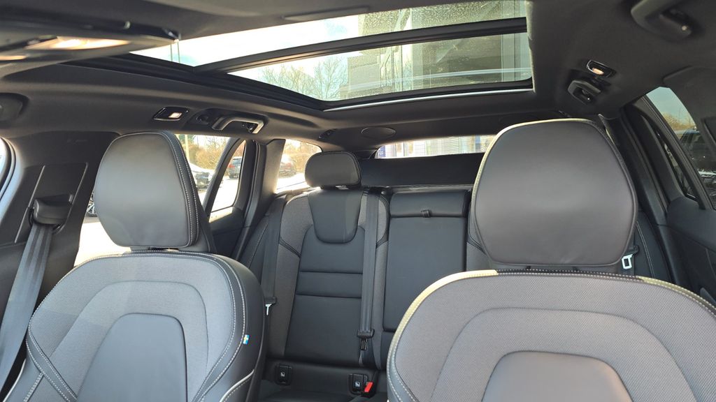 Volvo V60 Cross Country 2024