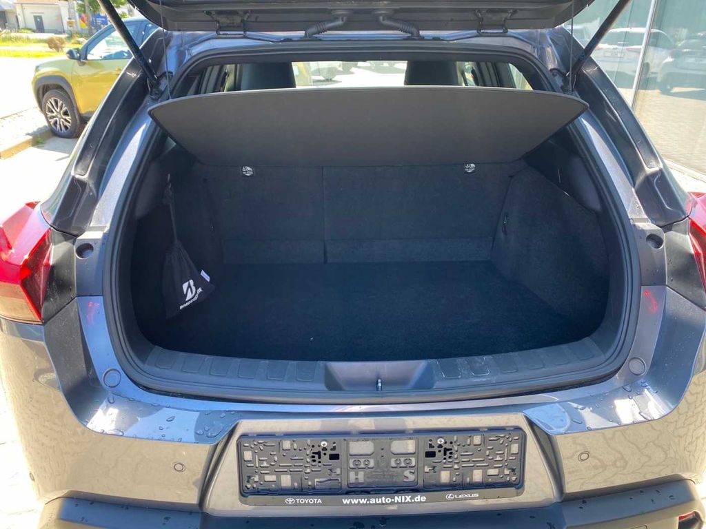 Lexus UX 2021