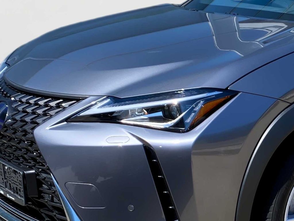 Lexus UX 2021