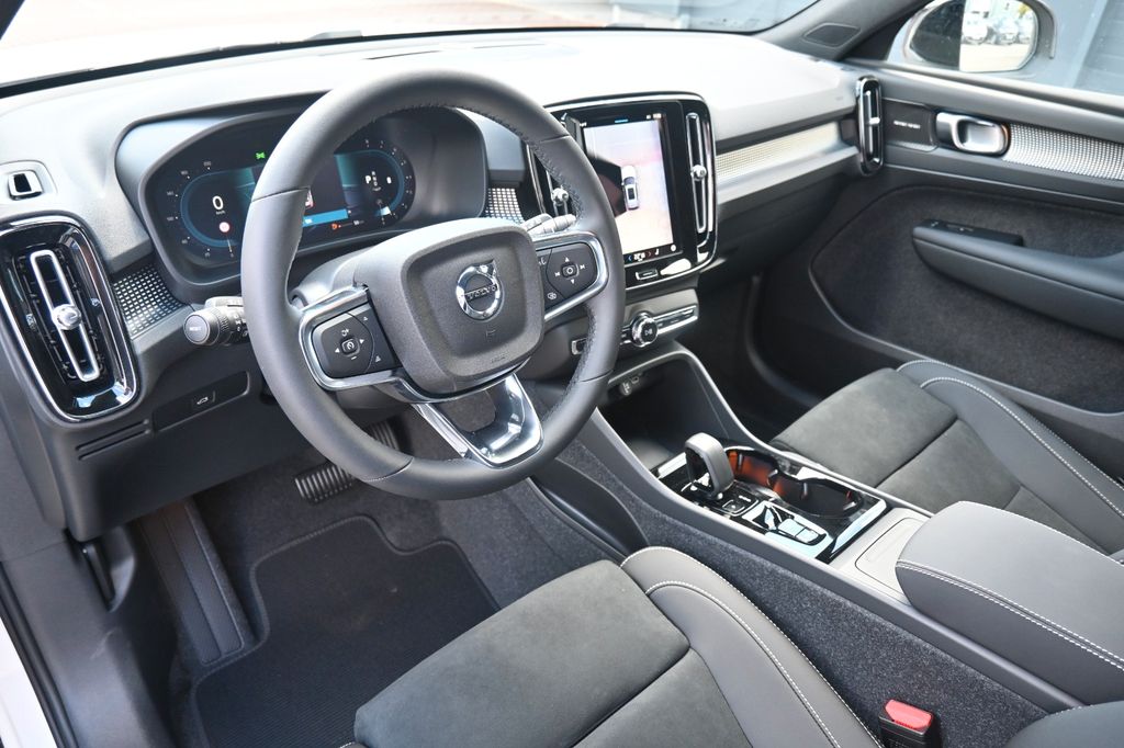 Volvo XC40 2024