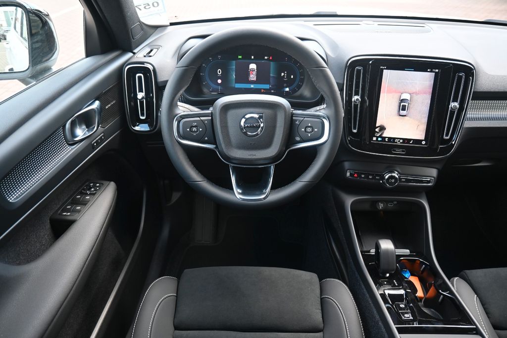 Volvo XC40 2024