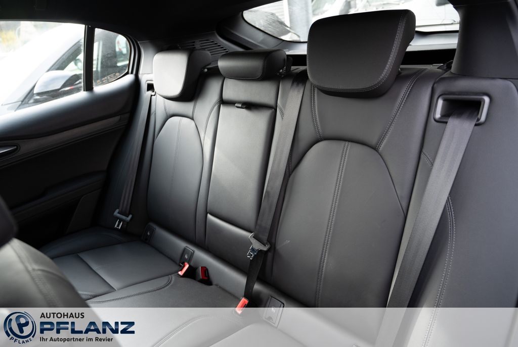 Alfa Romeo Stelvio 2023