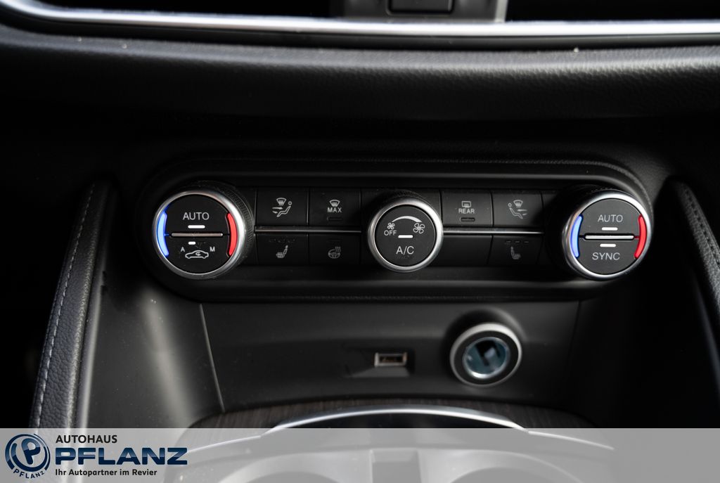 Alfa Romeo Stelvio 2023