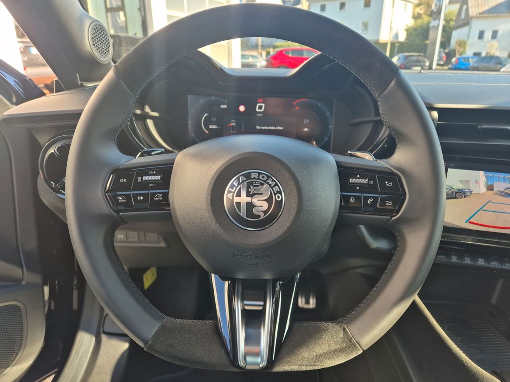 Alfa Romeo Junior 2025