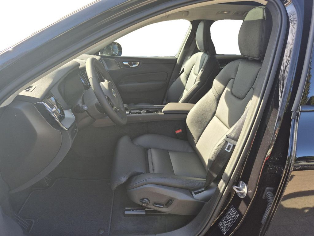 Volvo XC60 2025