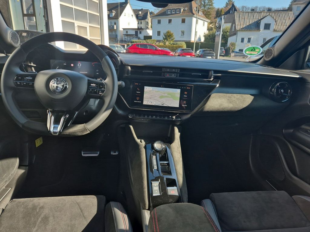 Alfa Romeo Junior 2025