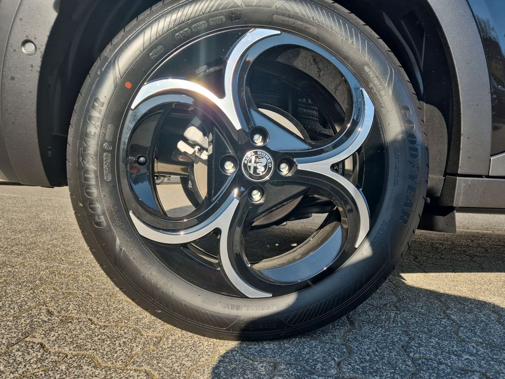 Alfa Romeo Junior 2025