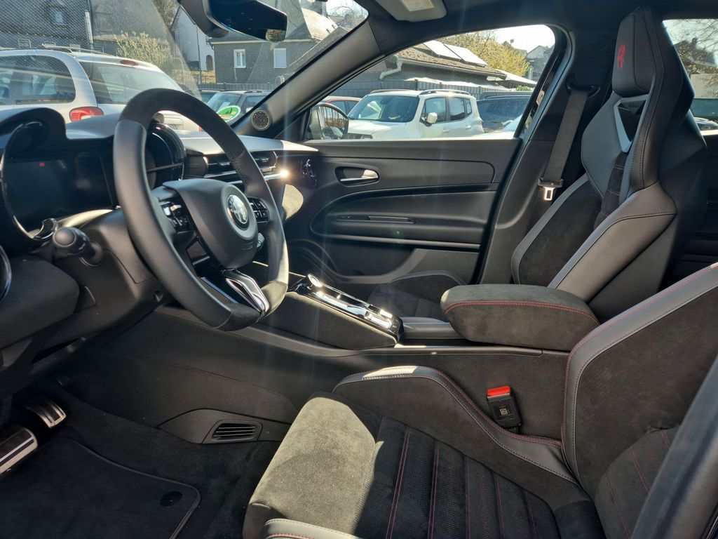 Alfa Romeo Junior 2025