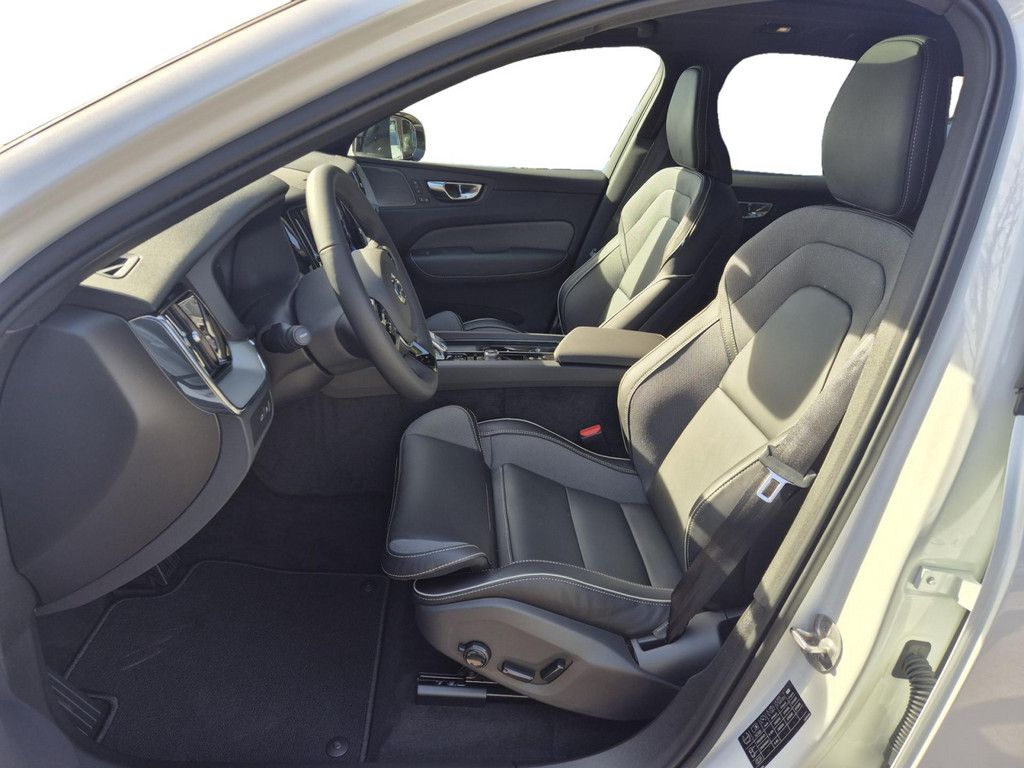 Volvo XC60 2025