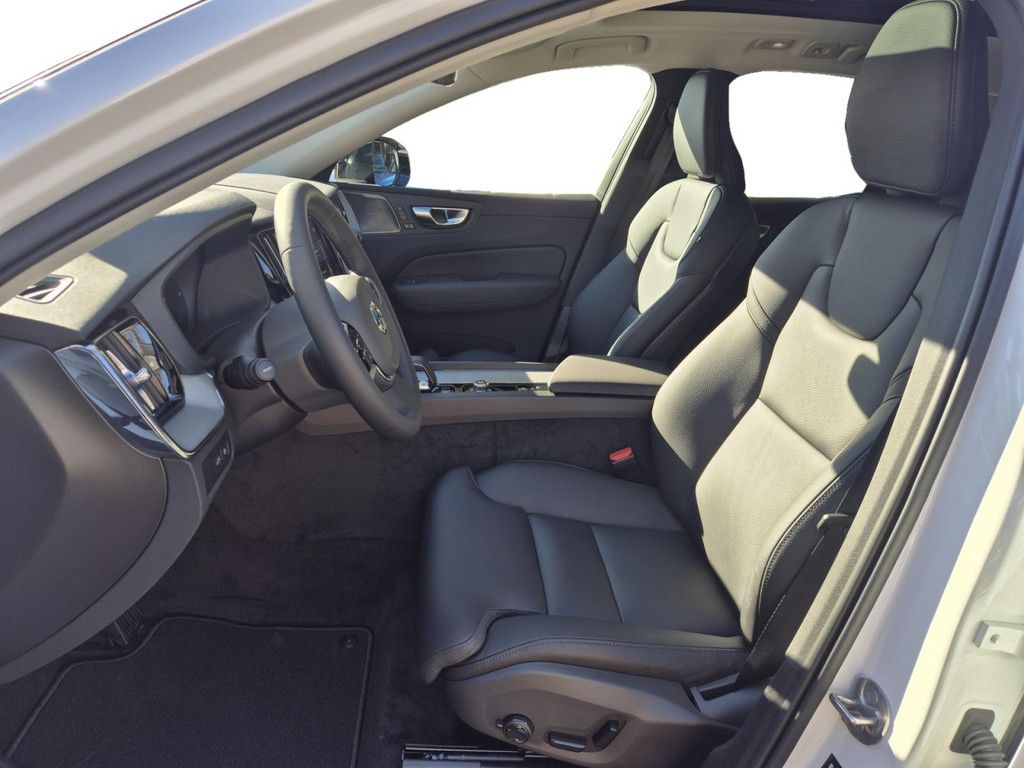 Volvo XC60 2025