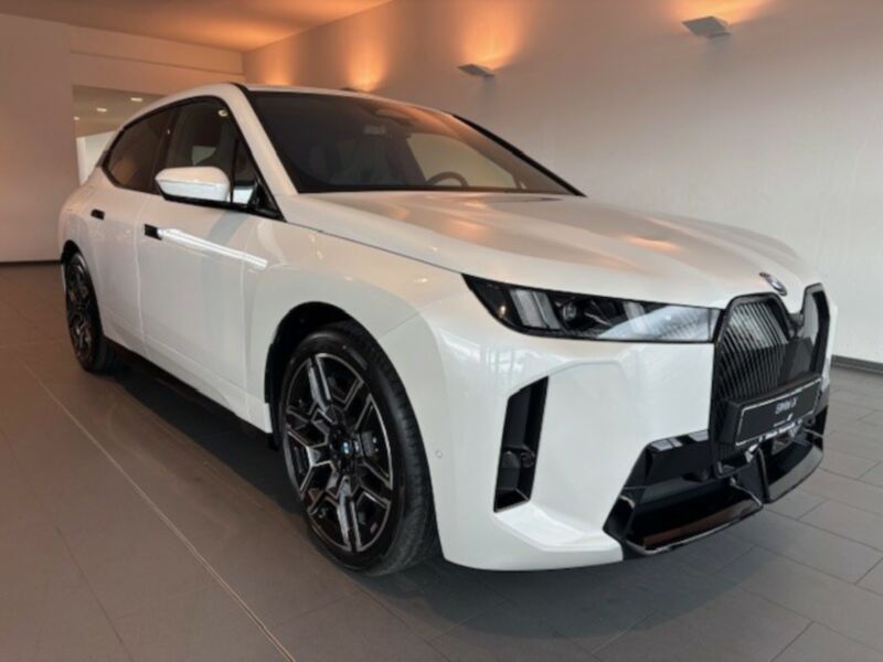 BMW iX