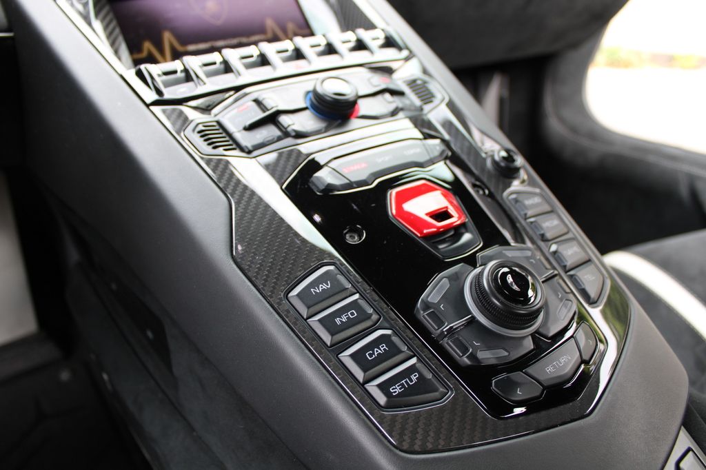 Lamborghini Aventador 2015