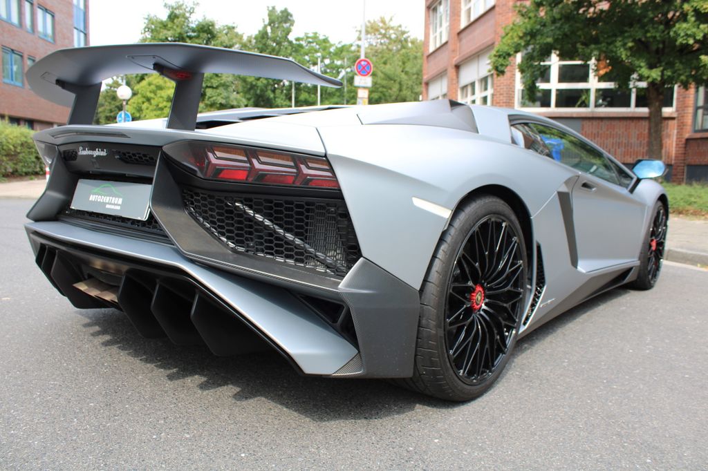 Lamborghini Aventador 2015